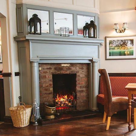 The Bulls Head Hotel Milnthorpe Kültér fotó